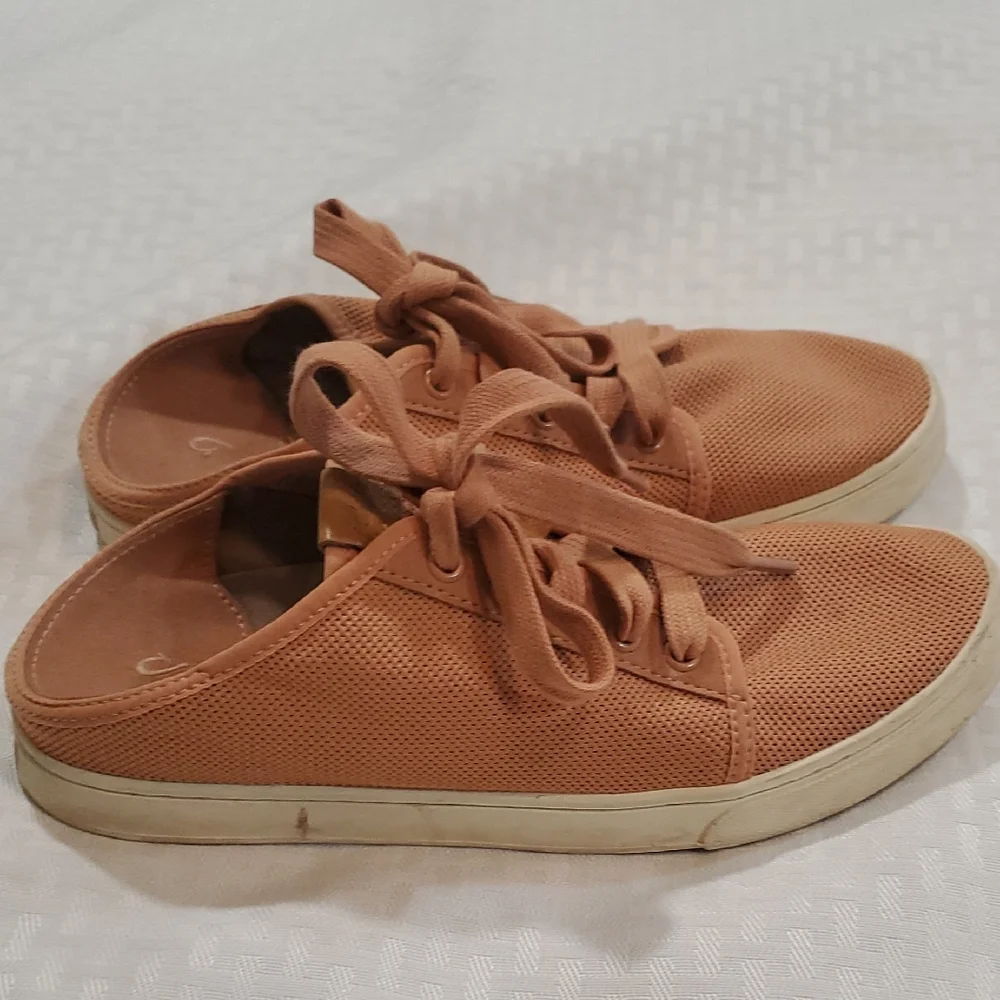 OluKai  Pehuea Li Lace-Up Shoes - Picture 2 of 13